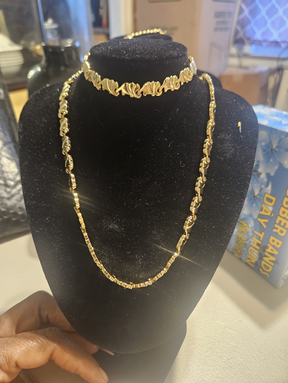 Gold Tone Women's Necklace and Bracelet Set